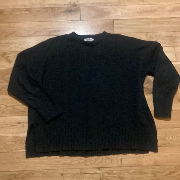 Treasure & Bond black sweater with slits on both sides at the bottom - Picture 1 of 5